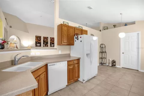 Kitchen - 839 Marietta Ln, Eustis, FL 32726 photo 4 of 4