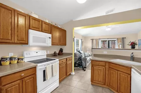 Kitchen - 839 Marietta Ln, Eustis, FL 32726 photo 1 of 4