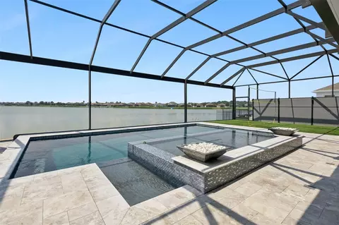 359 Blue Cypress Dr, Groveland, FL 34736