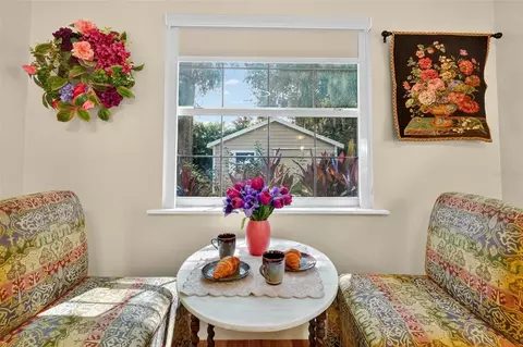 Dining - 418 E 10th Ave, Mount Dora, FL 32757 photo 2 of 3