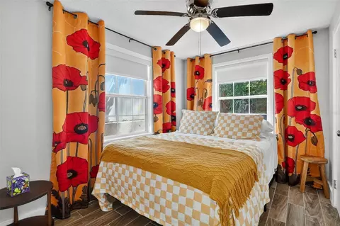Bedroom - 418 E 10th Ave, Mount Dora, FL 32757 photo 5 of 5
