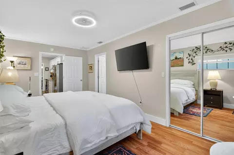 Bedroom - 418 E 10th Ave, Mount Dora, FL 32757 photo 3 of 5