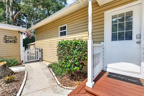 Exterior - 418 E 10th Ave, Mount Dora, FL 32757 photo 5 of 14