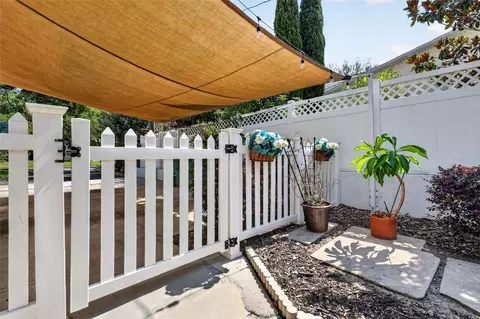 Exterior - 418 E 10th Ave, Mount Dora, FL 32757 photo 9 of 14