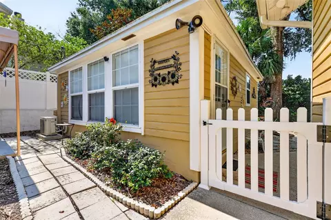 Exterior - 418 E 10th Ave, Mount Dora, FL 32757 photo 4 of 14