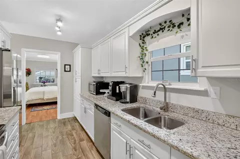 Kitchen - 418 E 10th Ave, Mount Dora, FL 32757 photo 1 of 4