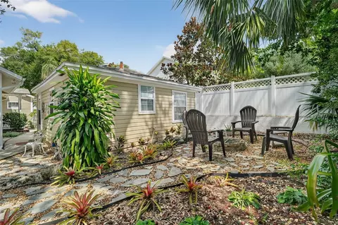 Exterior - 418 E 10th Ave, Mount Dora, FL 32757 photo 10 of 14
