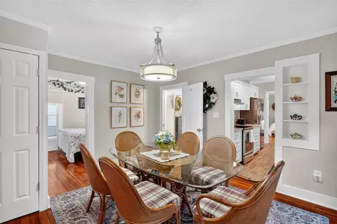 Dining - 418 E 10th Ave, Mount Dora, FL 32757 photo 1 of 3