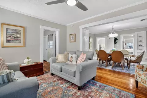 Living - 418 E 10th Ave, Mount Dora, FL 32757 photo 4 of 7