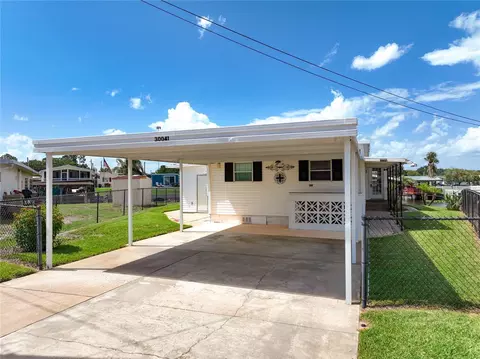 30041 Wausaukee Dr, Tavares, FL 32778