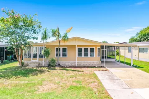 1676 Elkhart Cir, Tavares, FL 32778