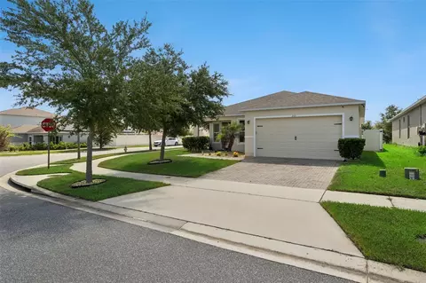 253 Sparrow Hawk Dr, Groveland, FL 34736