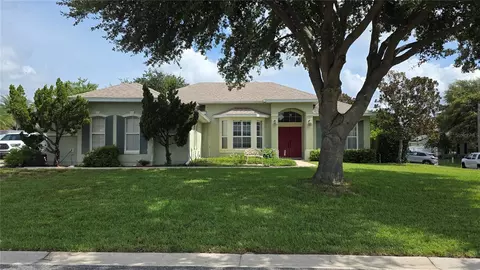 36812 Queen Bee Ln, Grand Island, FL 32735