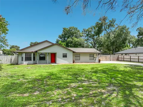 25121 Algonquin Ave, Sorrento, FL 32776