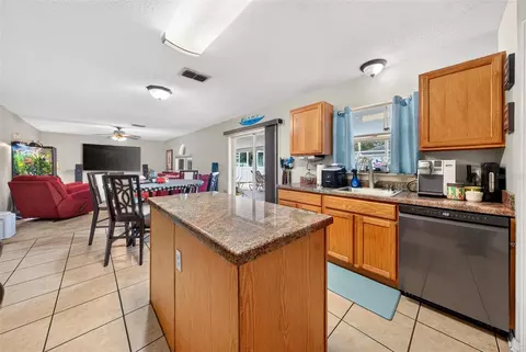 Kitchen - 600 Briarcliff Rd, Eustis, FL 32726 photo 3 of 4