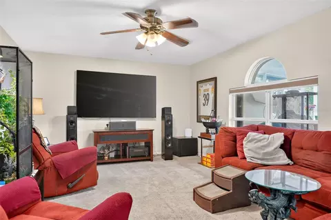Living - 600 Briarcliff Rd, Eustis, FL 32726 photo 2 of 4