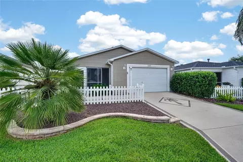 2673 Suffolk St, The Villages, FL 32162