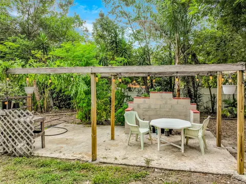 Exterior - 300 Pinecrest Rd, Mount Dora, FL 32757 photo 14 of 24