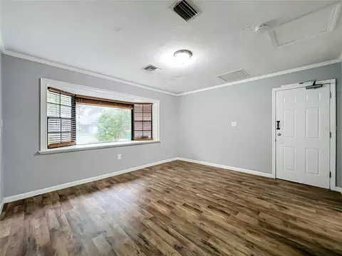 Living - 300 Pinecrest Rd, Mount Dora, FL 32757 photo 10 of 11
