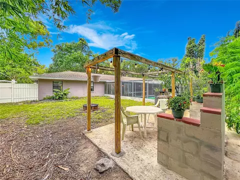 Exterior - 300 Pinecrest Rd, Mount Dora, FL 32757 photo 13 of 24