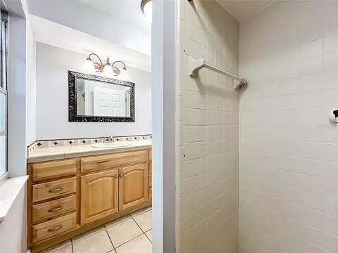 Bath - 300 Pinecrest Rd, Mount Dora, FL 32757 photo 5 of 12