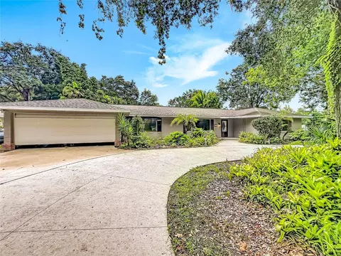 Exterior - 300 Pinecrest Rd, Mount Dora, FL 32757 photo 21 of 24