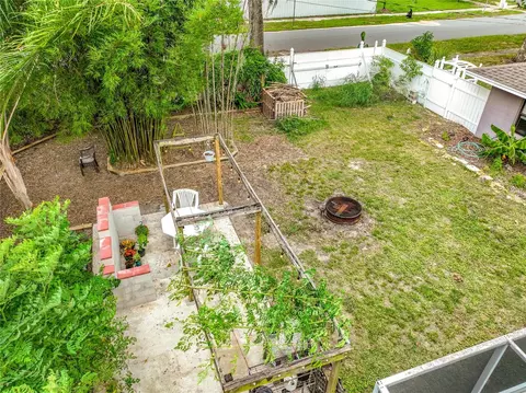 Exterior - 300 Pinecrest Rd, Mount Dora, FL 32757 photo 17 of 24