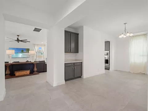 Entry Way - 480 Switchgrass Loop, Minneola, FL 34715 photo 2 of 8