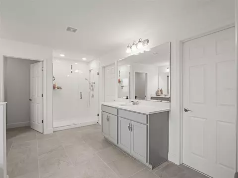 Bath - 480 Switchgrass Loop, Minneola, FL 34715 photo 3 of 6