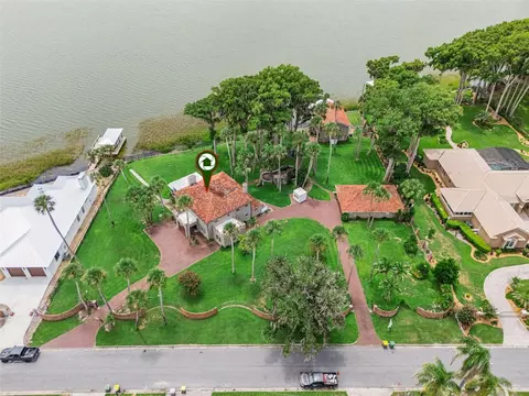 801 Lake Shore Dr, Leesburg, FL 34748