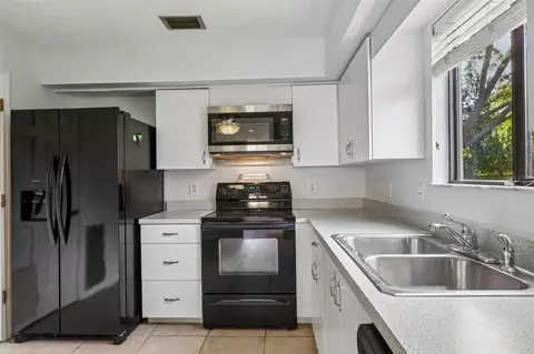 Kitchen - 632 Mount Homer Rd #4A, Eustis, FL 32726 photo 4 of 5