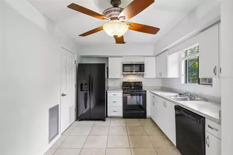 Kitchen - 632 Mount Homer Rd #4A, Eustis, FL 32726 photo 2 of 5