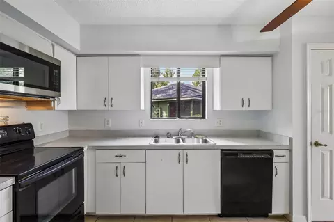Kitchen - 632 Mount Homer Rd #4A, Eustis, FL 32726 photo 3 of 5