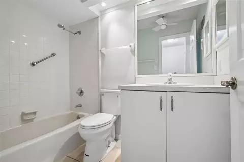 Bath - 632 Mount Homer Rd #4A, Eustis, FL 32726 photo 1 of 2