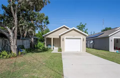Exterior - 1202 S Dewey St, Eustis, FL 32726 photo 2 of 5
