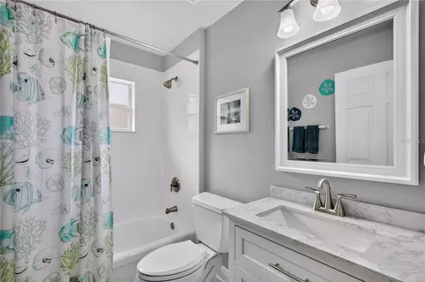 Bath - 4059 Capland Ave, Clermont, FL 34711 photo 3 of 3