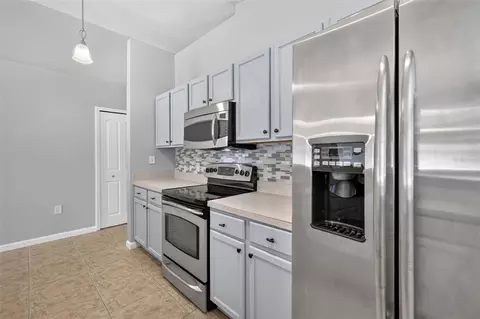 Kitchen - 2225 Sandridge Cir, Eustis, FL 32726 photo 3 of 3