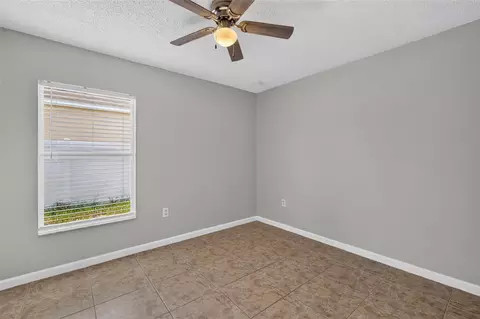Bedroom - 2225 Sandridge Cir, Eustis, FL 32726 photo 2 of 4