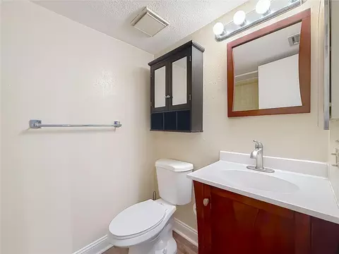 Bath - 681 Midway Dr #A, Ocala, FL 34472 photo 1 of 6