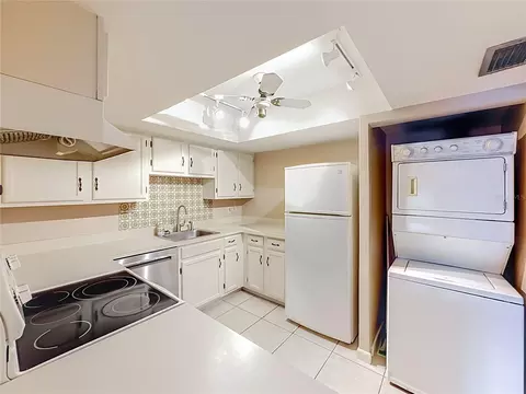 Kitchen - 681 Midway Dr #A, Ocala, FL 34472 photo 2 of 3