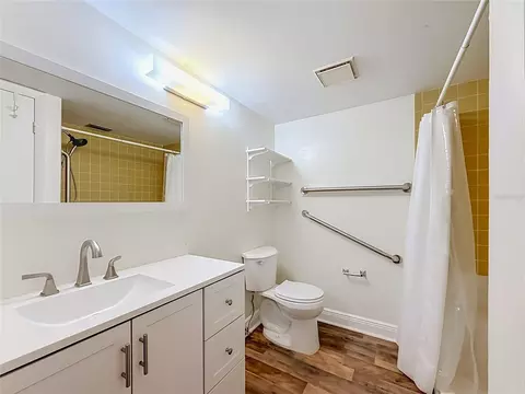 Bath - 681 Midway Dr #A, Ocala, FL 34472 photo 4 of 6