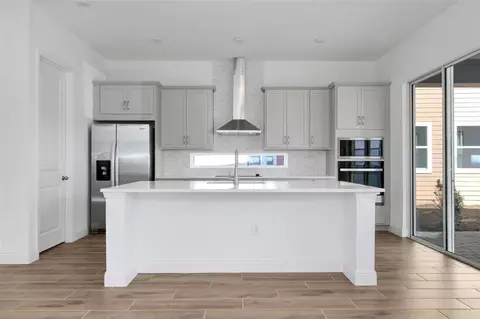 Kitchen - 2954 Sailboat Dr, Saint Cloud, FL 34771 photo 3 of 4