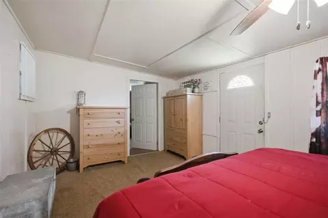 Bedroom - 13637 Cr 737, Webster, FL 33597 photo 2 of 3