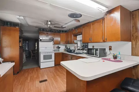 Kitchen - 13637 Cr 737, Webster, FL 33597 photo 1 of 3