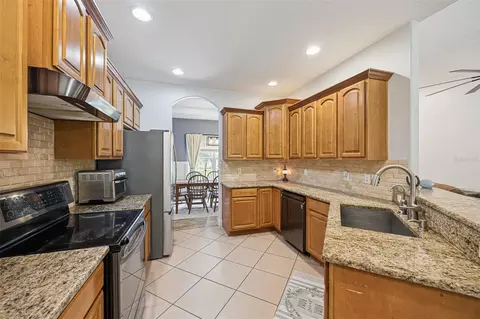 Kitchen - 41220 Alder Way, Eustis, FL 32736 photo 3 of 4