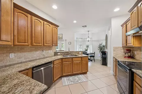 Kitchen - 41220 Alder Way, Eustis, FL 32736 photo 2 of 4