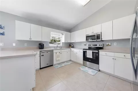 Kitchen - 3835 NE 13th Ave, Ocala, FL 34479 photo 1 of 4