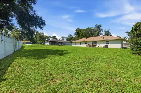Exterior - 3835 NE 13th Ave, Ocala, FL 34479 photo 7 of 10