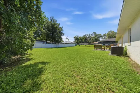 Exterior - 3835 NE 13th Ave, Ocala, FL 34479 photo 6 of 10