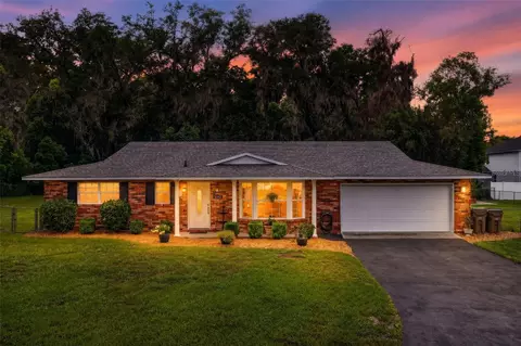 31151 Deal Dr, Mount Plymouth, FL 32776